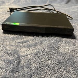 LG DVD Player CD Player NO REMOTE audio Video Player EUC | DP122